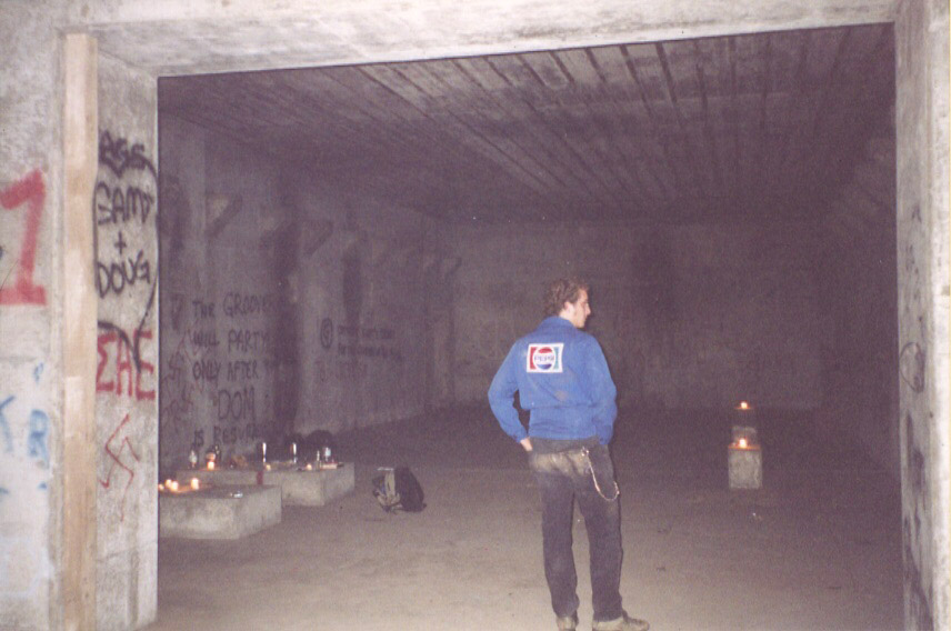 The main gallery, at the bottom of the ladder. The interior of this complex used to be open to the public, hence the preponderance of 70s and 80s-era grafitti.